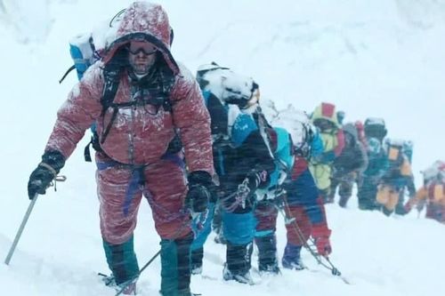 Thấy gì sau thảm kịch Everest?