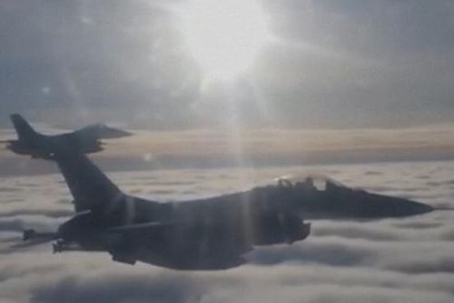 Máy bay F-16 của Ukraine bắn hạ UAV