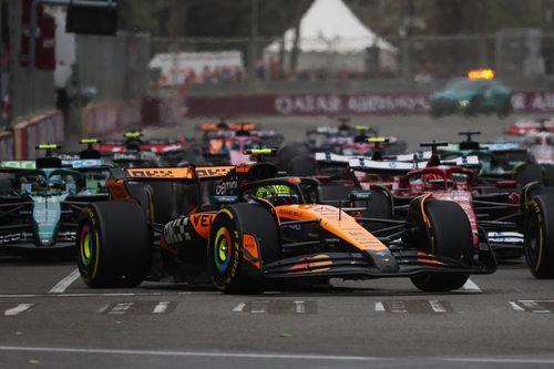 Chặng F1 hỗn loạn tại Azerbaijan