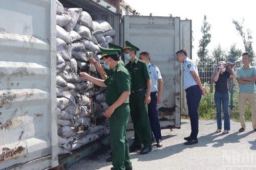 Bộ đội Biên phòng bắt giữ gần 30 tấn phế liệu kim loại vận chuyển trái phép tại cảng Hải Phòng