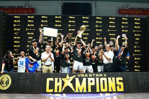 Hanoi Buffaloes giành chức vô địch VBA đầu tiên sau 10 năm chờ đợi