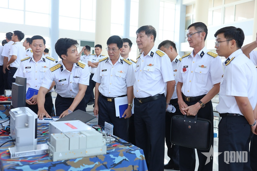 Đẩy mạnh nghiên cứu khoa học, bảo đảm thực hiện tốt nhiệm vụ chính trị
