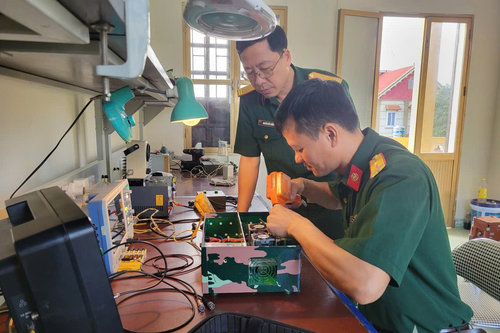 Góp phần giữ vững 'mạch máu' thông tin liên lạc