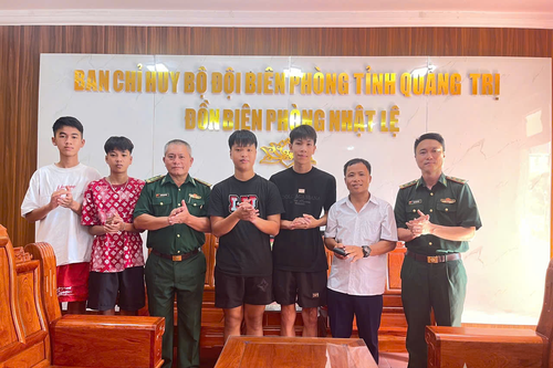 Quảng Trị: 4 học sinh không tham của rơi