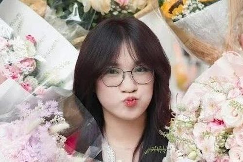 Vượt trở ngại về sức khỏe, nữ sinh Ngoại thương hoàn thành tấm bằng cử nhân đúng hạn