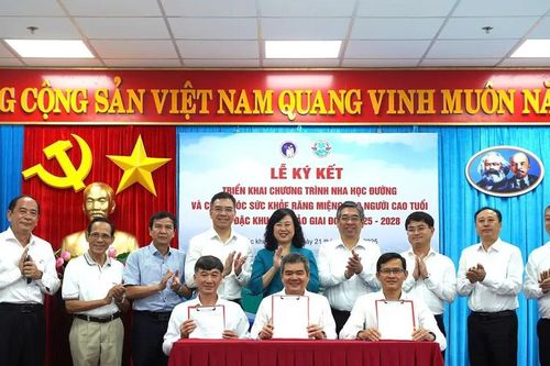 Bộ Y tế đồng hành cùng TPHCM nâng cao chất lượng y tế tại Côn Đảo