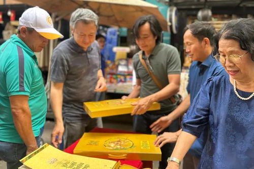 Lịch sử Việt Nam đầy sống động trên những trang lịch
