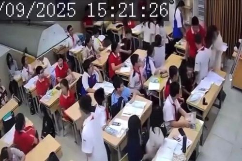 Từ vụ học sinh lớp 7 hành hung cô giáo nghĩ về 'nghiêm sư xuất cao đồ'