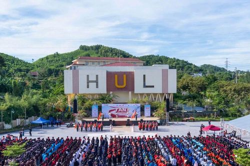 Lan tỏa niềm tự hào dân tộc tại ngày hội tân sinh viên Luật Huế