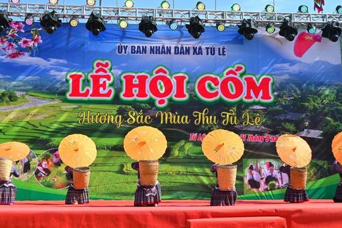 Lễ hội cốm 'Hương sắc mùa thu Tú Lệ'