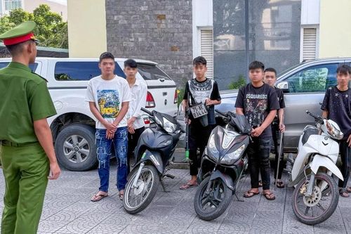 Nhóm đối tượng tuổi teen chặn đường, hành hung, cướp tài sản