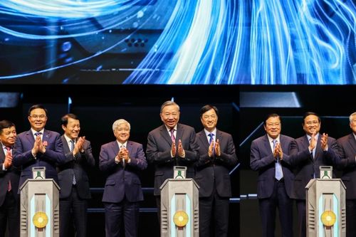 Petrovietnam khởi động chương trình xây dựng 100 phòng thực hành STEM Innovation