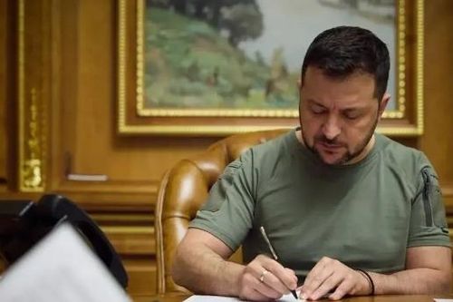 Ukraine ra hàng loạt lệnh trừng phạt mới, Nga giành thêm làng ở Dnipropetrovsk