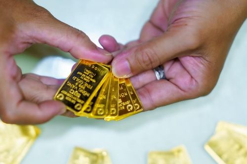 Mua bán vàng thuộc diện chịu thuế; đề xuất miễn thuế TNCN tiền lương từ ngân sách