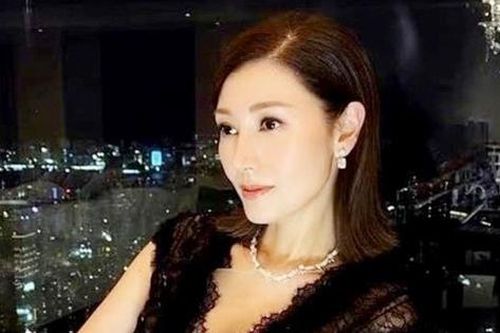 Hoa hậu số hưởng nhất showbiz: Được chồng chu cấp 6,8 tỷ đồng mỗi tháng để tiêu xài