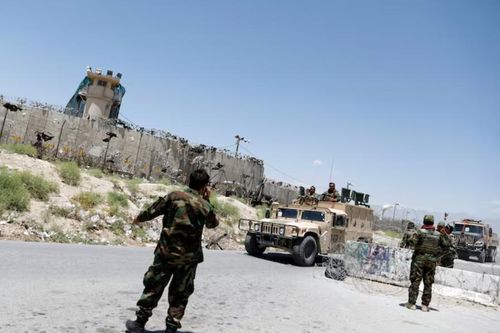 Ông Trump muốn lấy lại căn cứ Bagram, Taliban đáp trả lạnh lùng