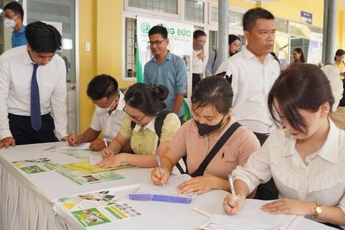 Khai mạc 'Tháng việc làm 2025' tại Huế với gần 9.000 vị trí tuyển dụng
