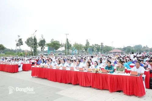 Phường Bình Phước: 2.000 người dân hưởng ứng Chiến dịch 'Làm cho thế giới sạch hơn'
