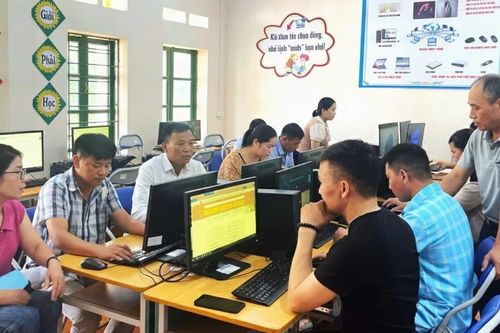 Xã Bát Xát tổ chức 2 lớp tập huấn nâng cao kỹ năng ứng dụng công nghệ thông tin cho 160 người