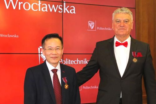 'Lưỡng quốc giáo sư' Nguyễn Ngọc Thành: Khoa học là định mệnh, quê hương là gốc rễ