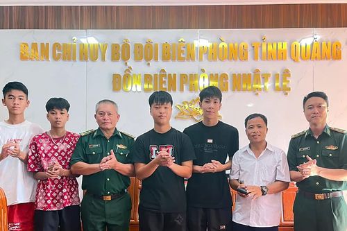Đồn Biên phòng Nhật Lệ trao trả tài sản cho người dân