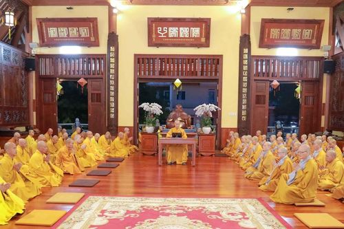 Lễ Bố-tát, thính giới tại chùa Hải Quang (P.Tân Sơn Hòa, TP.HCM)