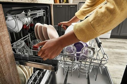 Có nên mua máy rửa bát không, chọn loại nào?