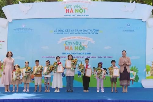 Trao giải thưởng cuộc thi vẽ tranh thiếu nhi Quốc tế