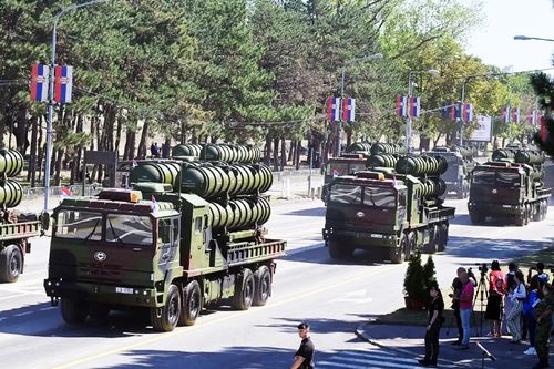 Hệ thống phòng không Trung Quốc xuất hiện trong lễ duyệt binh lớn nhất lịch sử Serbia