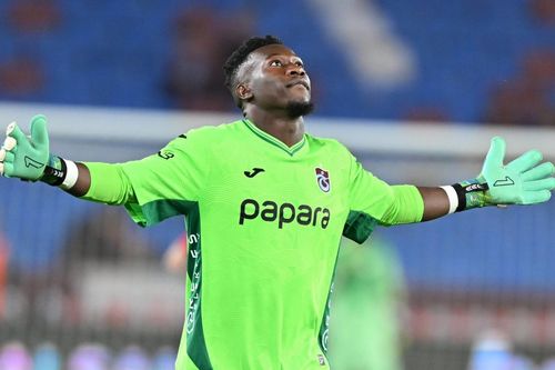 Onana tạo bất ngờ