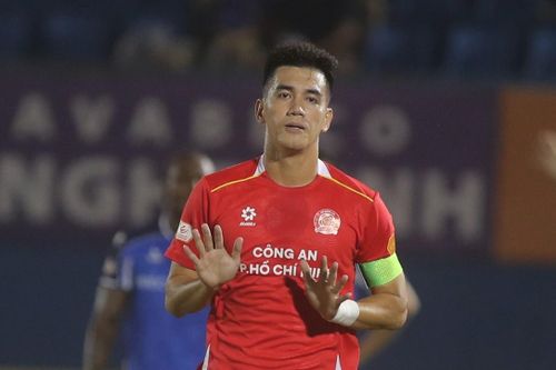 Tiến Linh không 'đốt lưới nhà'