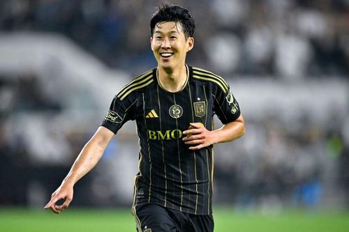 Son Heung-min ghi bàn vượt Messi