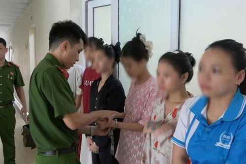 Nhóm nữ tiếp viên quán karaoke Ruby dương tính với ma túy