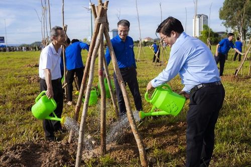 Ra quân Ngày Chủ nhật xanh hưởng ứng Chiến dịch 'Làm cho thế giới sạch hơn'