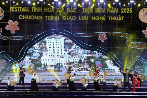 'Sắc màu hội tụ' tại Festival Tinh hoa Tây Bắc - Điện Biên 2025