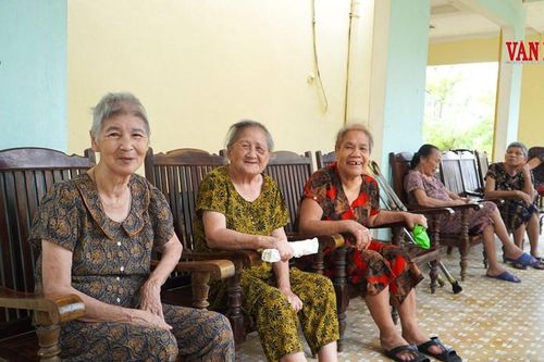 Tình thân tuổi xế chiều ở Trung tâm bảo trợ Hà Tĩnh