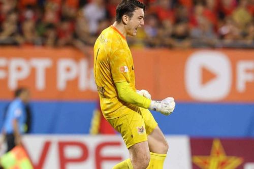 HLV Gerard Albadalejo: 'Văn Lâm đã làm tốt những gì cậu ấy giỏi nhất'