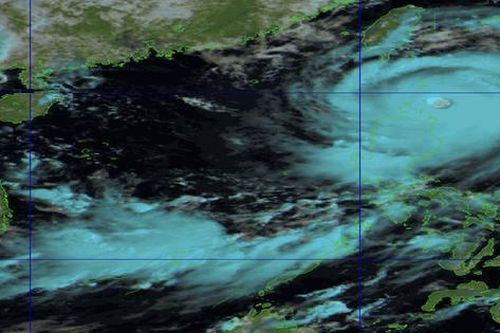 Cảnh báo nguy cơ mưa giông, gió lốc trước siêu bão số 9 Ragasa