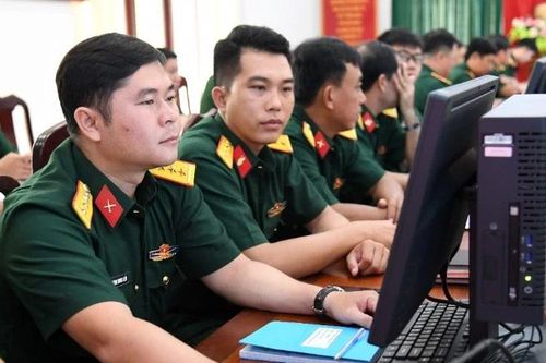 Đẩy mạnh 'Bình dân học vụ số' thành phong trào toàn dân, toàn diện