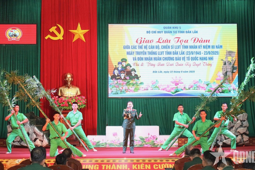 Bộ CHQS tỉnh Đắk Lắk giao lưu tọa đàm 'Vững bước dưới Quân kỳ Quyết thắng'