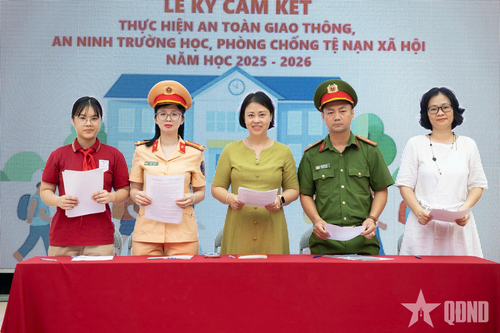 Hà Nội: Phổ biến kiến thức, kỹ năng an toàn giao thông đến hơn 11.000 học sinh, giáo viên
