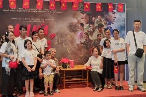 Mưa đỏ trong tôi