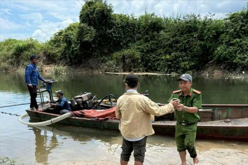 Phát hiện điểm khai thác cát trái phép ở Đắk Lắk