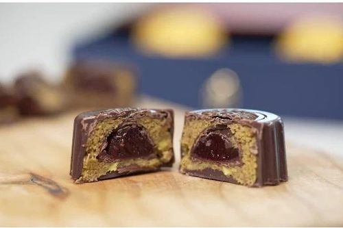 Gần 2 triệu đồng một hộp bánh trung thu nhân 'socola Dubai' độc lạ