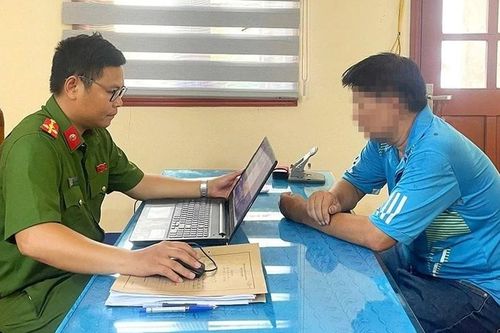 Xử phạt tài xế xe buýt 'nhái' rượt đuổi khách trên quốc lộ ở Hà Tĩnh