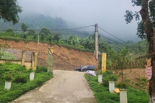 Cận cảnh hiện trường vụ trụ cổng trường gãy đổ khiến 2 anh em ruột tử vong tại Lào Cai