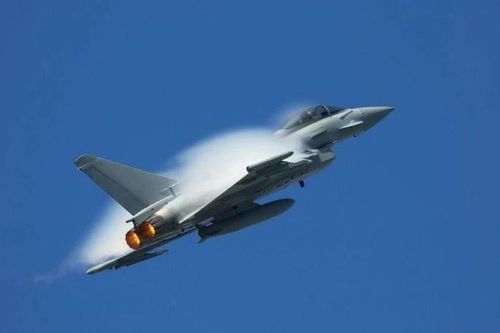 Máy bay trinh sát Nga xuất hiện trên Biển Baltic, NATO điều động tiêm kích ứng phó