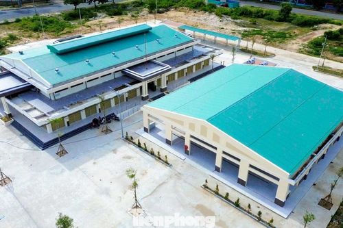 Chợ tiền tỷ ở Đà Nẵng chưa khai trương, tiểu thương đã lo vắng khách