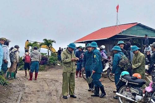 Gần 100 người tìm kiếm cụ ông 78 tuổi mất tích khi đi hái nấm trong rừng