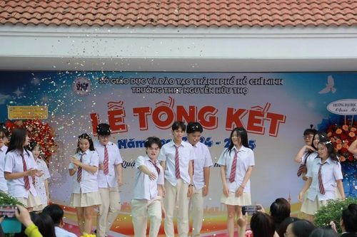 Nhiều trường học tại TPHCM không thu quỹ cha mẹ học sinh